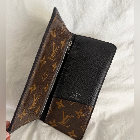 👑✅PRICE FIRM✅ AUTHENTIC Louis Vuitton Macassar Wallet - Picture 4 of 17